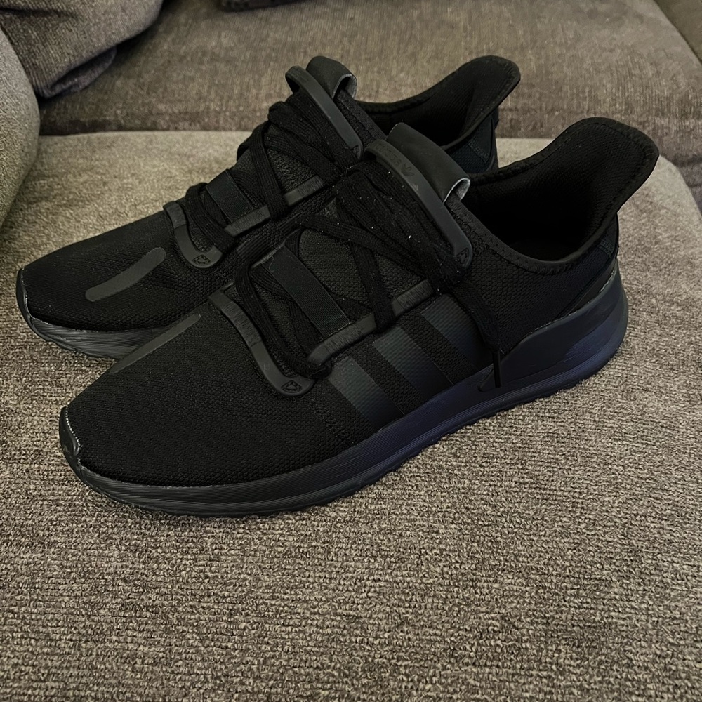 Mens all black size 12 Adidas U Path